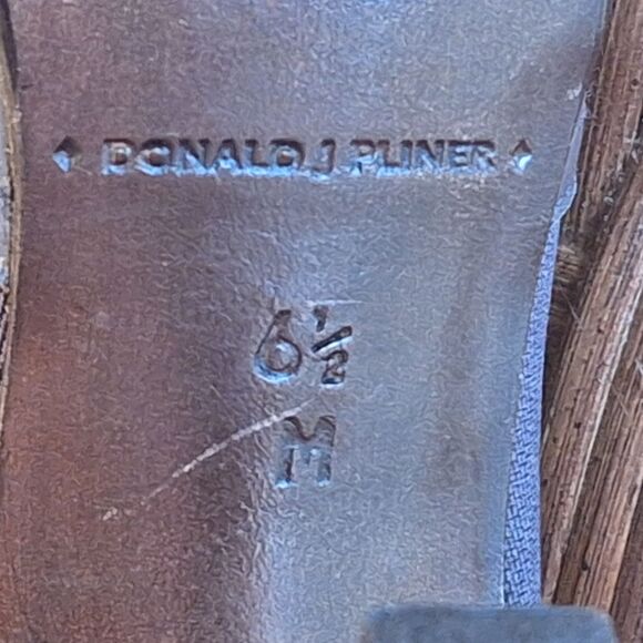 DONALD J. PLINER Leather Shoe Zip Front Peace Medallion Heeled Bootie Spain 6.5 - Picture 15 of 16